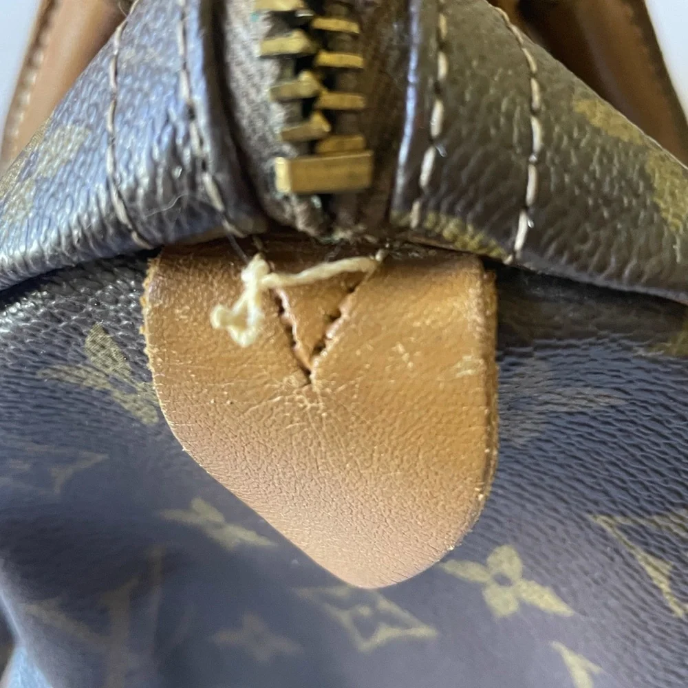 Louis Vuitton Vintage French Co. 1970 Monogram 35